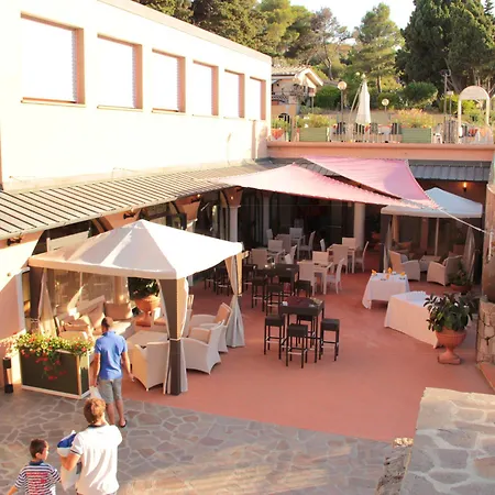 Resort La Mandola Hotel