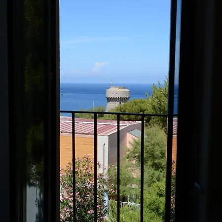 Resort La Mandola 4* Capraia
